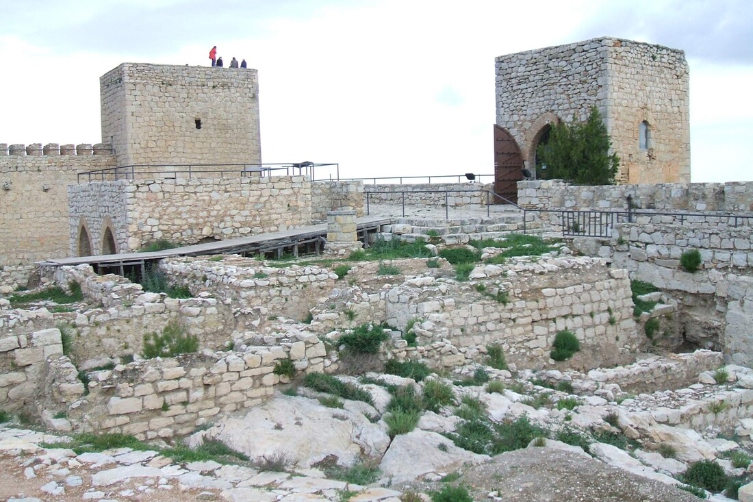 Descubre la majestuosidad del Castillo de Santa Catalina en Jaén