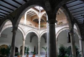Descubre la majestuosidad del Palacio de Villadompardo en Jaén